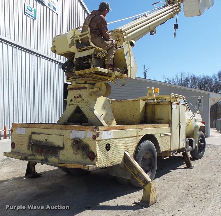 image for item DA3367 1979 Chevrolet C70 digger derrick truck