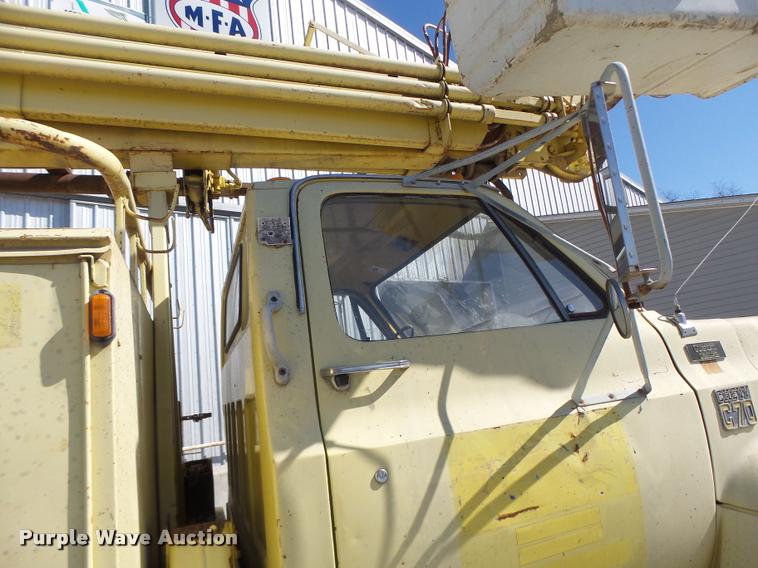 image for item DA3367 1979 Chevrolet C70 digger derrick truck