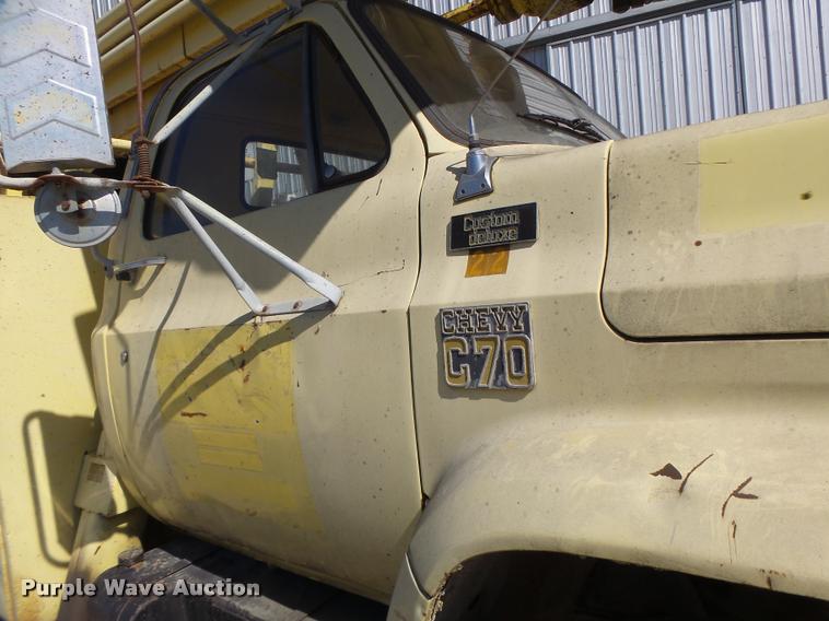 image for item DA3367 1979 Chevrolet C70 digger derrick truck