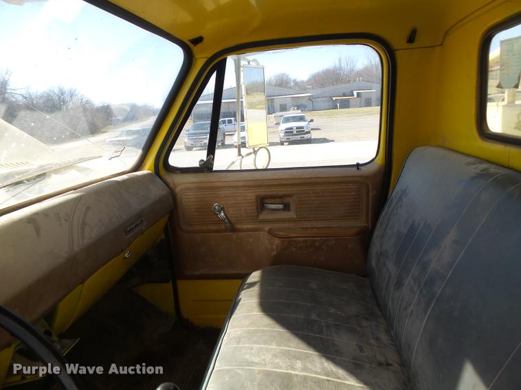 image for item DA3367 1979 Chevrolet C70 digger derrick truck