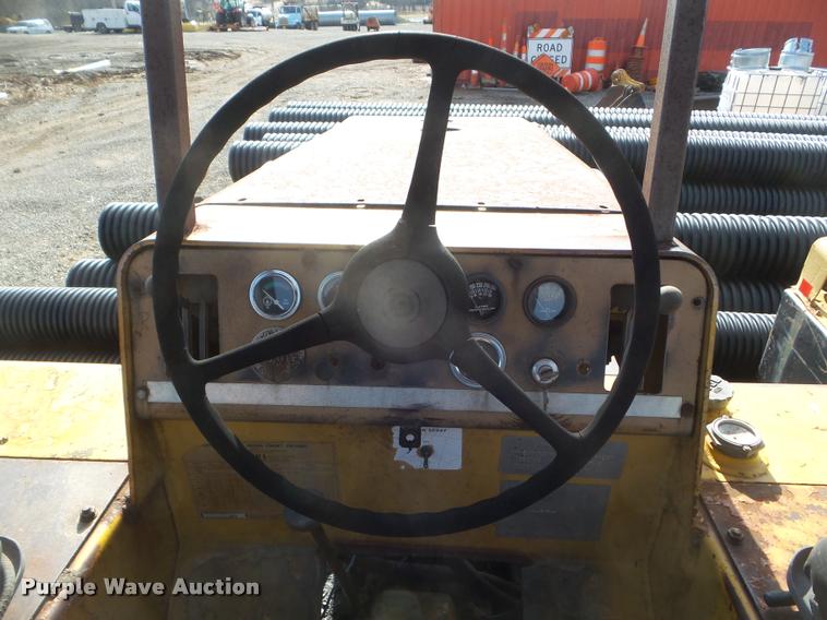 image for item DA5224 Hyster C530A pneumatic roller