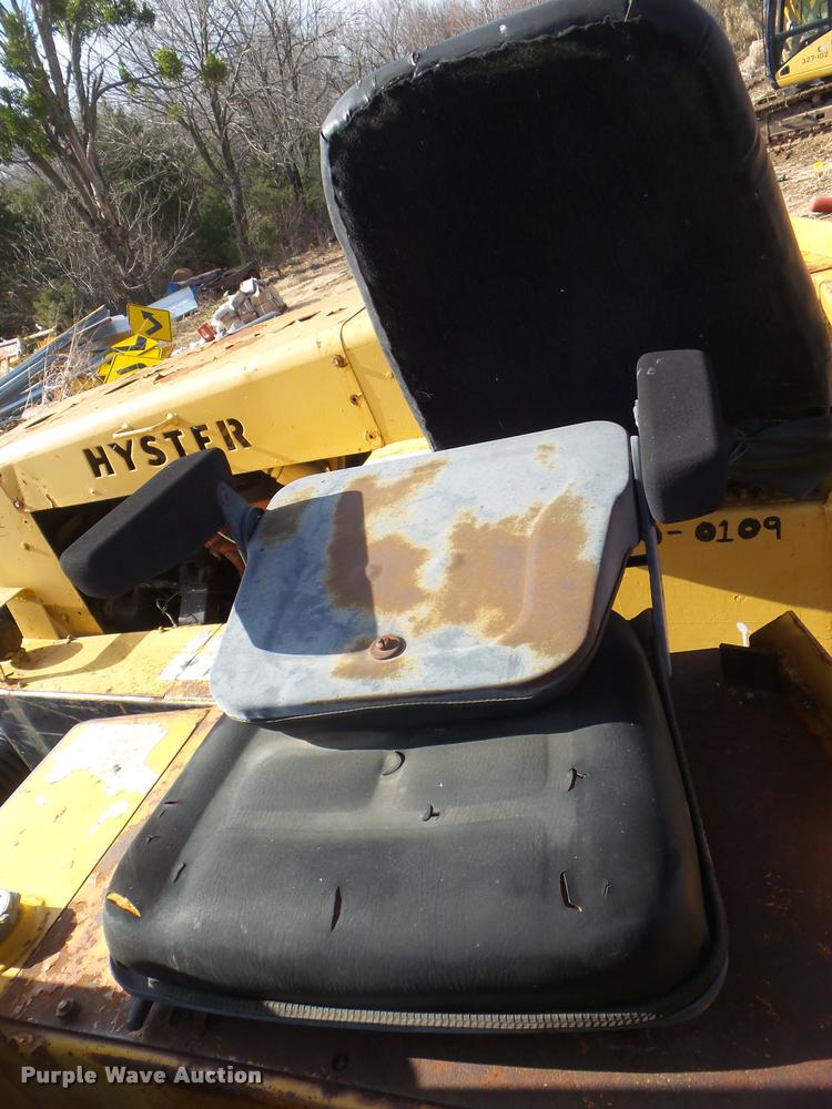 image for item DA5224 Hyster C530A pneumatic roller