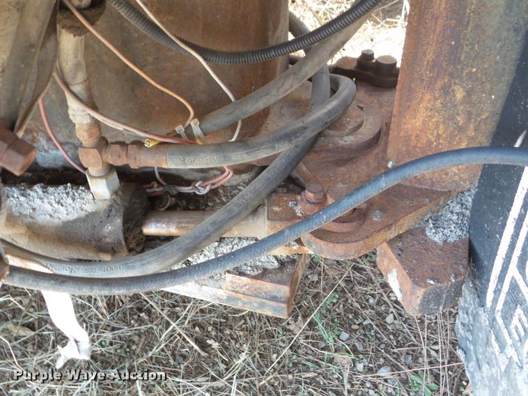 image for item DA5224 Hyster C530A pneumatic roller