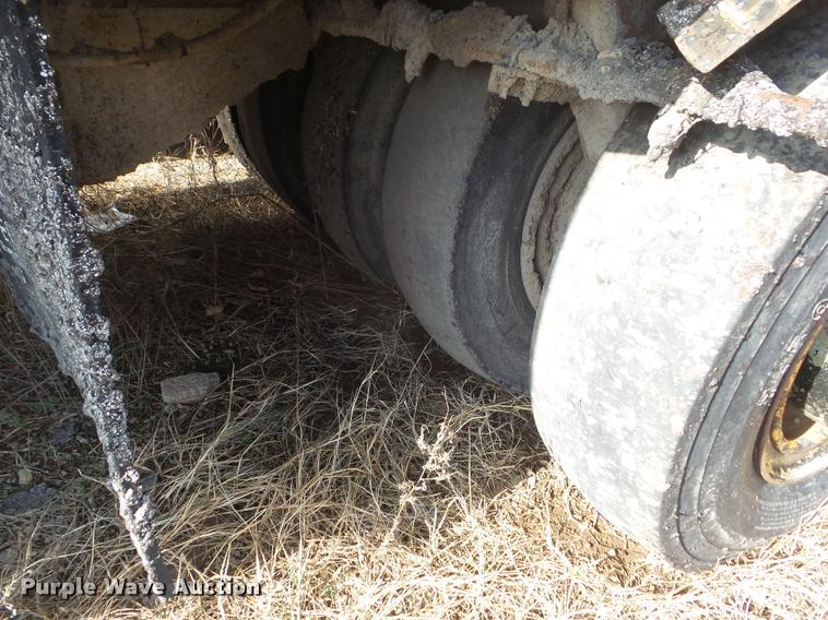 image for item DA5224 Hyster C530A pneumatic roller