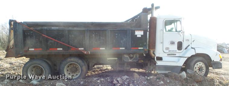 image for item DA5228 1995 Freightliner FLD112 dump truck