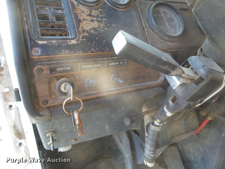 image for item DA5228 1995 Freightliner FLD112 dump truck