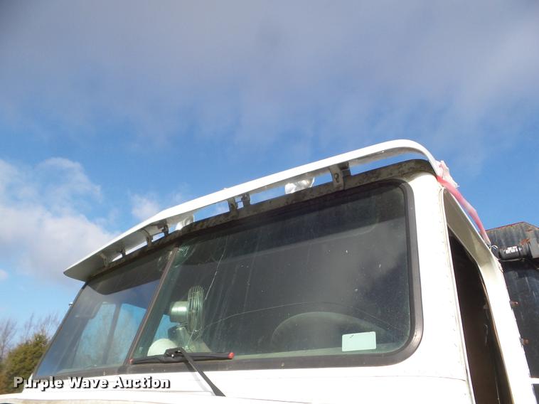 image for item DA5228 1995 Freightliner FLD112 dump truck