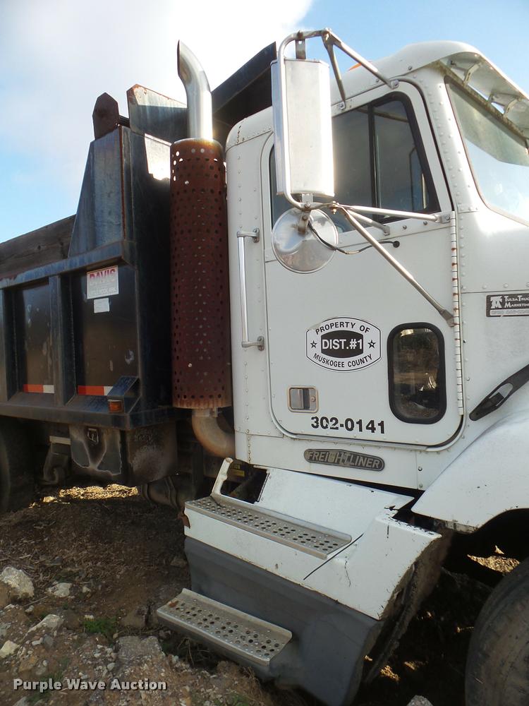 image for item DA5228 1995 Freightliner FLD112 dump truck