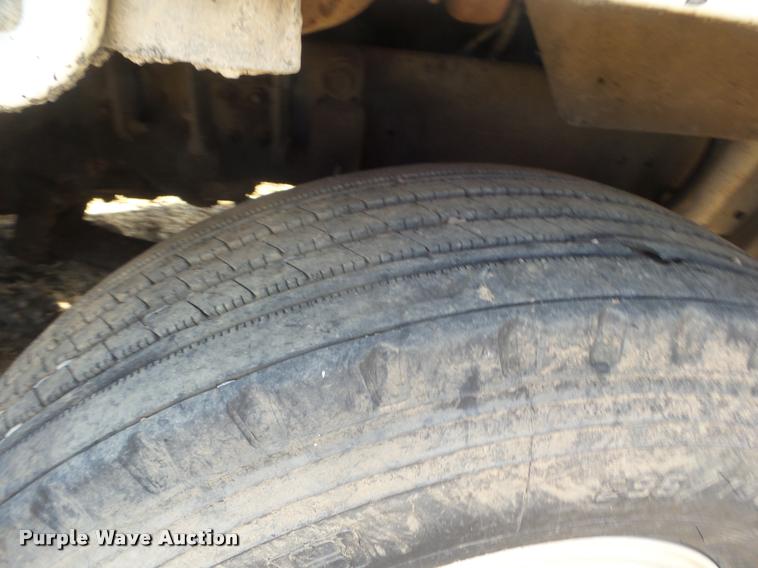 image for item DA5228 1995 Freightliner FLD112 dump truck