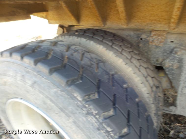 image for item DA5228 1995 Freightliner FLD112 dump truck