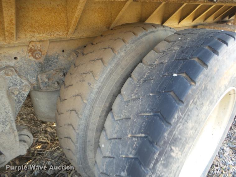 image for item DA5228 1995 Freightliner FLD112 dump truck