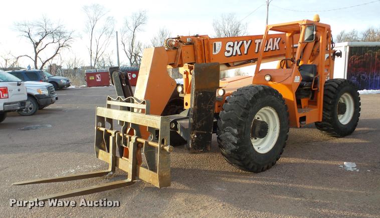 image for item DA7293 2000 Sky Trak 10542 telehandler