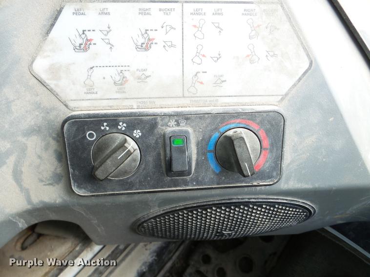 image for item DA7302 2014 Bobcat S750 skid steer