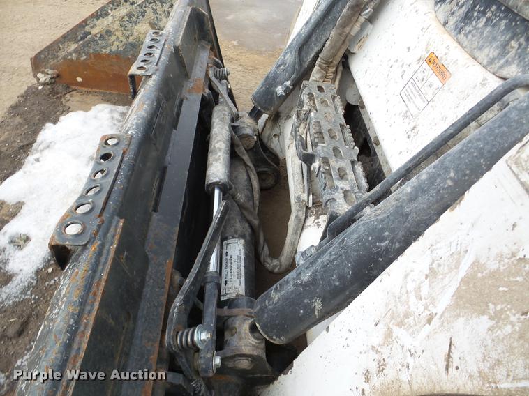 image for item DA7302 2014 Bobcat S750 skid steer