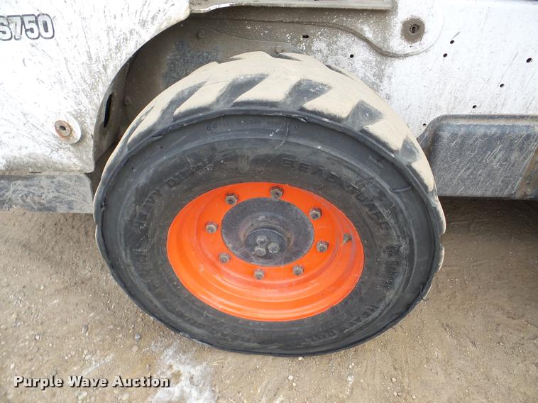image for item DA7302 2014 Bobcat S750 skid steer