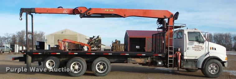 image for item DA7324 1997 Ford LT9513 Louisville 113 crane truck