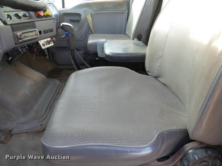 image for item DA7324 1997 Ford LT9513 Louisville 113 crane truck