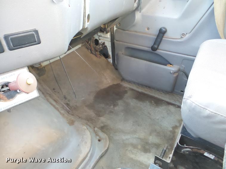 image for item DA7324 1997 Ford LT9513 Louisville 113 crane truck