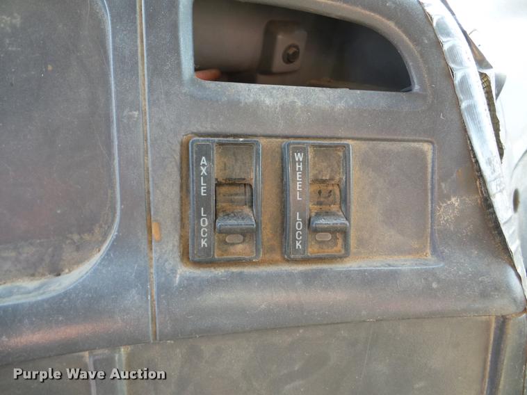 image for item DA7324 1997 Ford LT9513 Louisville 113 crane truck