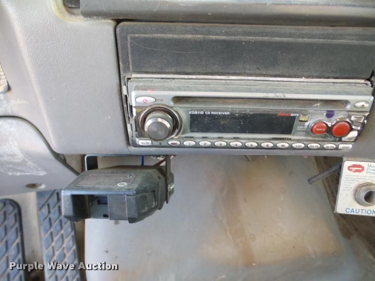 image for item DA7324 1997 Ford LT9513 Louisville 113 crane truck