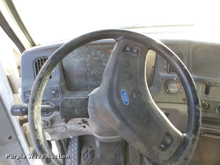 image for item DA7324 1997 Ford LT9513 Louisville 113 crane truck