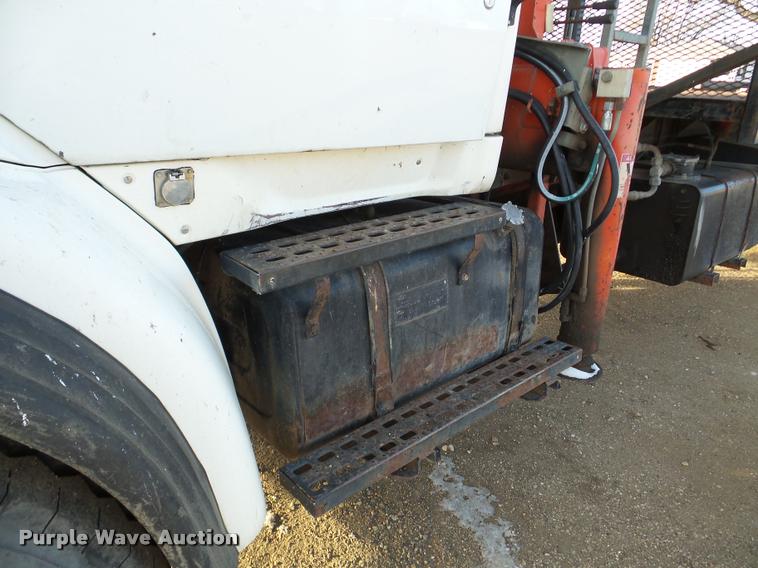 image for item DA7324 1997 Ford LT9513 Louisville 113 crane truck