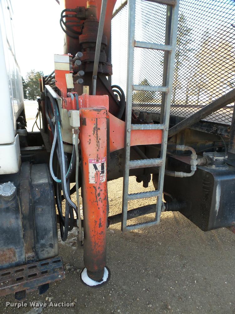 image for item DA7324 1997 Ford LT9513 Louisville 113 crane truck