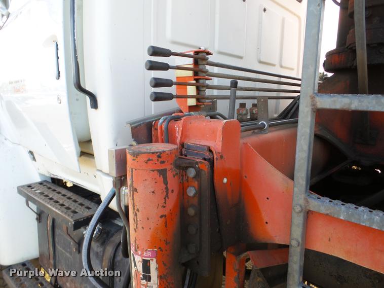 image for item DA7324 1997 Ford LT9513 Louisville 113 crane truck