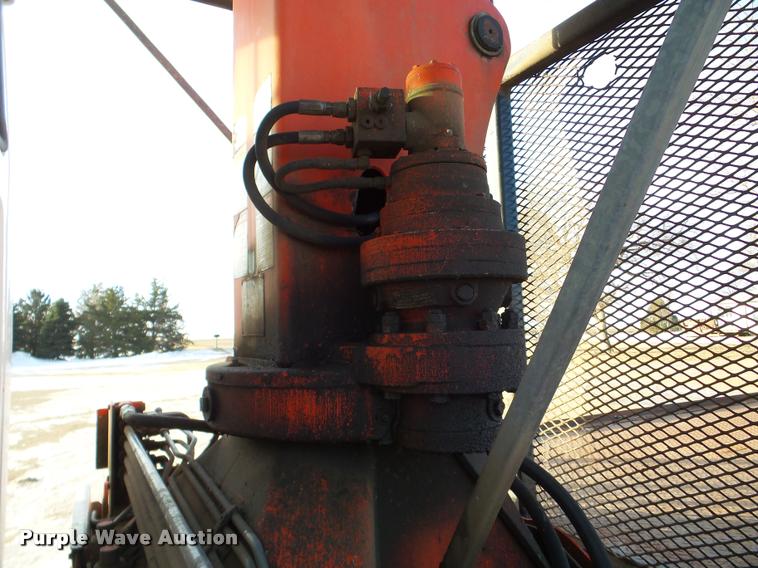 image for item DA7324 1997 Ford LT9513 Louisville 113 crane truck