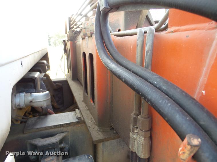 image for item DA7324 1997 Ford LT9513 Louisville 113 crane truck