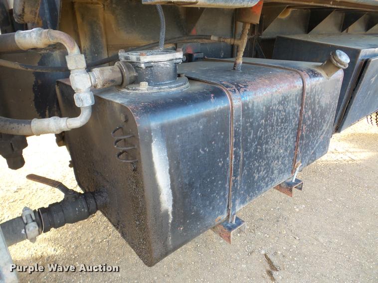 image for item DA7324 1997 Ford LT9513 Louisville 113 crane truck