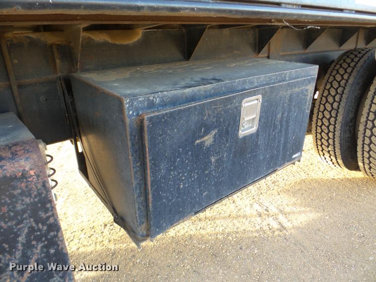 image for item DA7324 1997 Ford LT9513 Louisville 113 crane truck