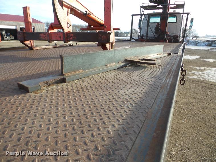 image for item DA7324 1997 Ford LT9513 Louisville 113 crane truck