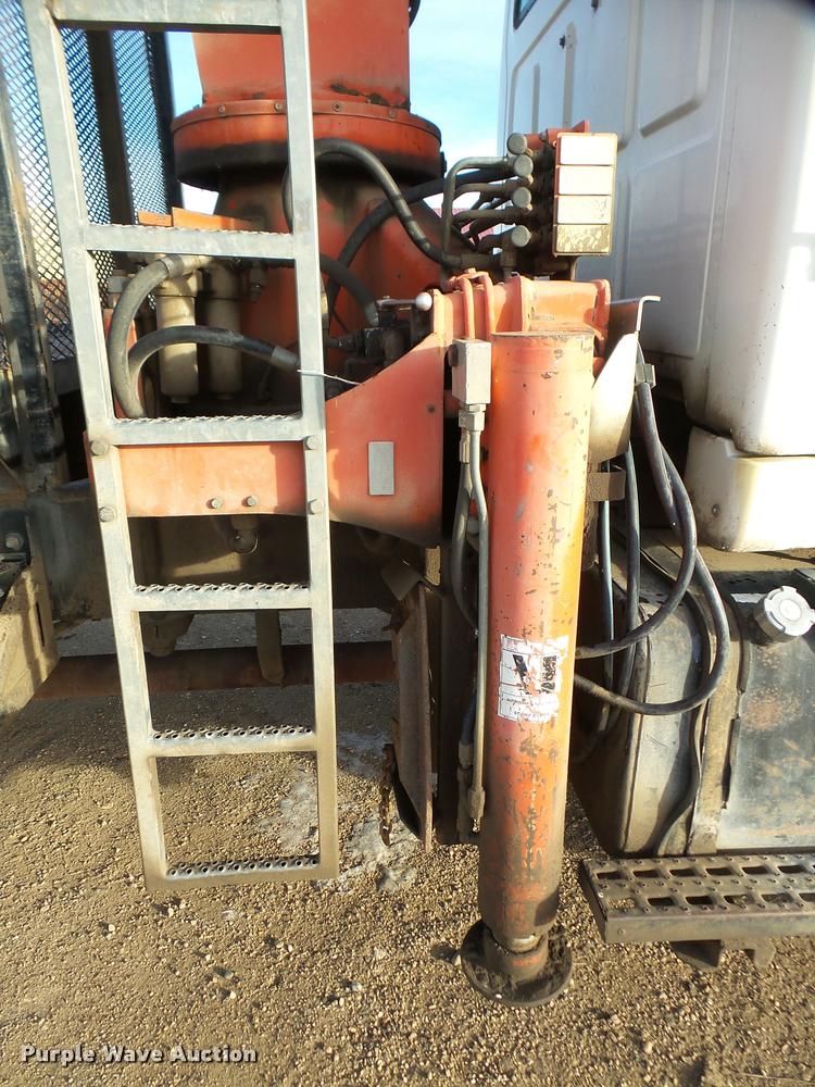 image for item DA7324 1997 Ford LT9513 Louisville 113 crane truck