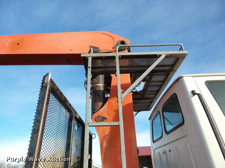 image for item DA7324 1997 Ford LT9513 Louisville 113 crane truck