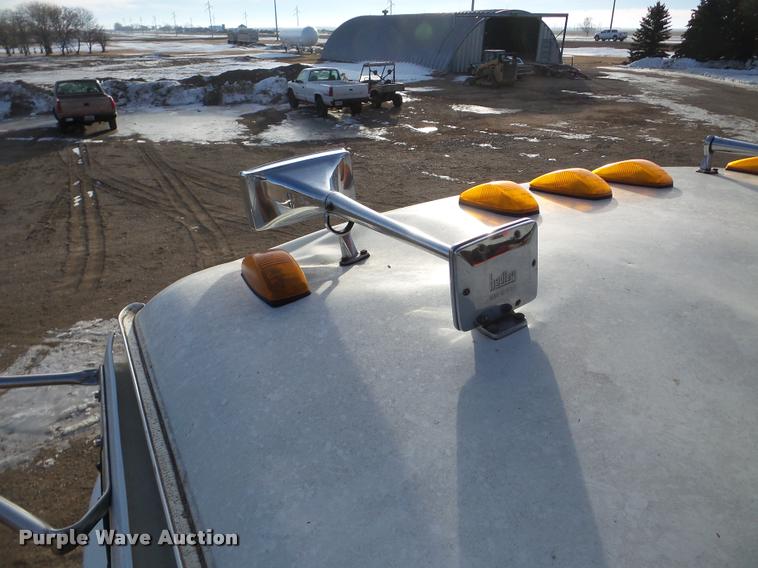 image for item DA7324 1997 Ford LT9513 Louisville 113 crane truck