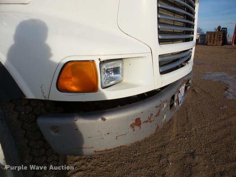 image for item DA7324 1997 Ford LT9513 Louisville 113 crane truck