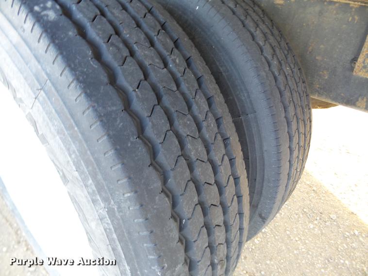 image for item DA7324 1997 Ford LT9513 Louisville 113 crane truck