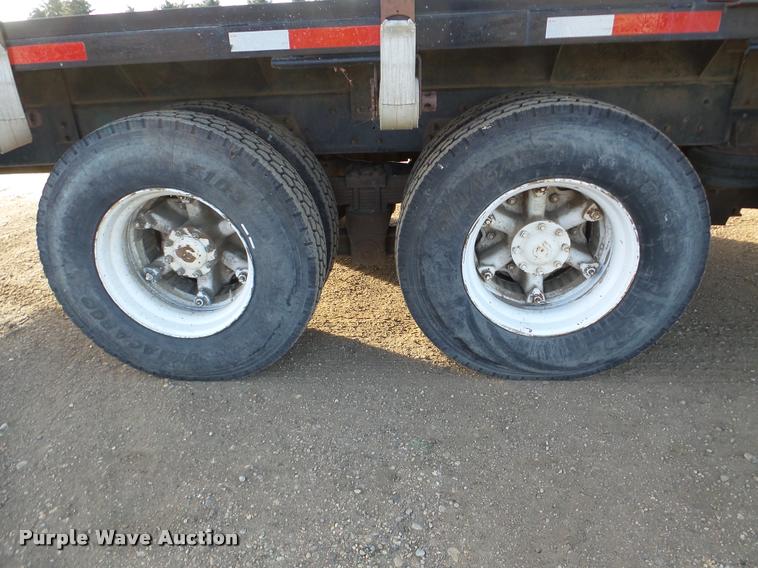 image for item DA7324 1997 Ford LT9513 Louisville 113 crane truck