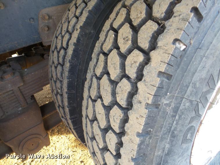 image for item DA7324 1997 Ford LT9513 Louisville 113 crane truck