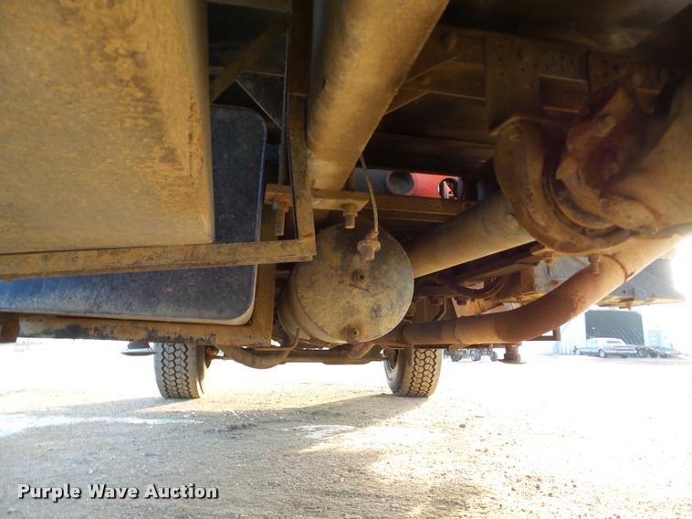 image for item DA7324 1997 Ford LT9513 Louisville 113 crane truck