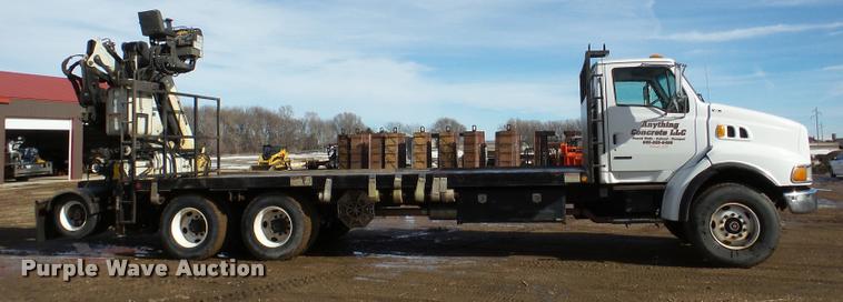 image for item DA7325 2000 Sterling L9513 crane truck