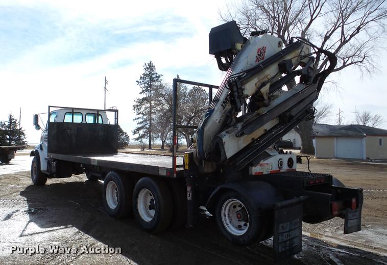 image for item DA7325 2000 Sterling L9513 crane truck