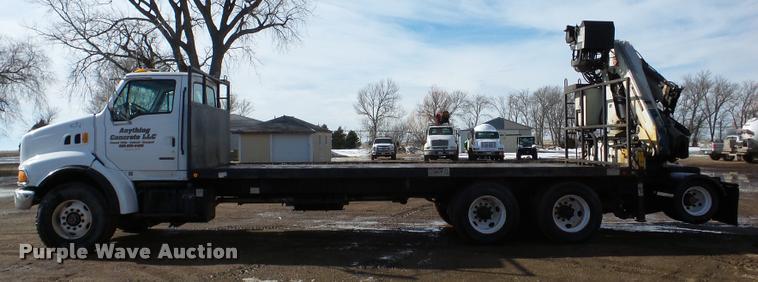image for item DA7325 2000 Sterling L9513 crane truck