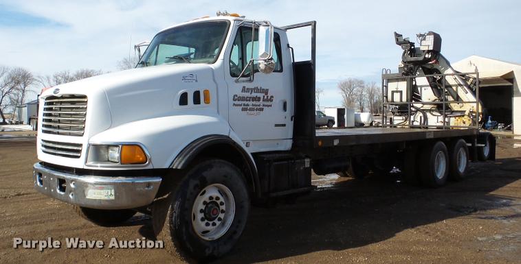 image for item DA7325 2000 Sterling L9513 crane truck
