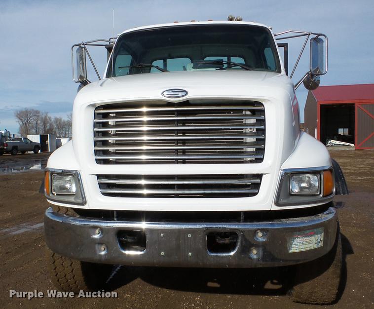 image for item DA7325 2000 Sterling L9513 crane truck