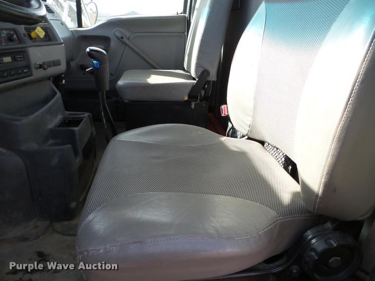 image for item DA7325 2000 Sterling L9513 crane truck