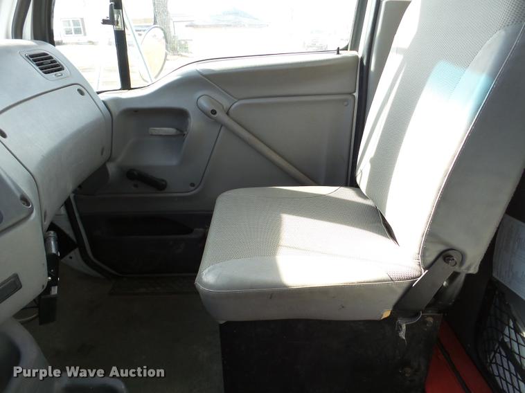 image for item DA7325 2000 Sterling L9513 crane truck