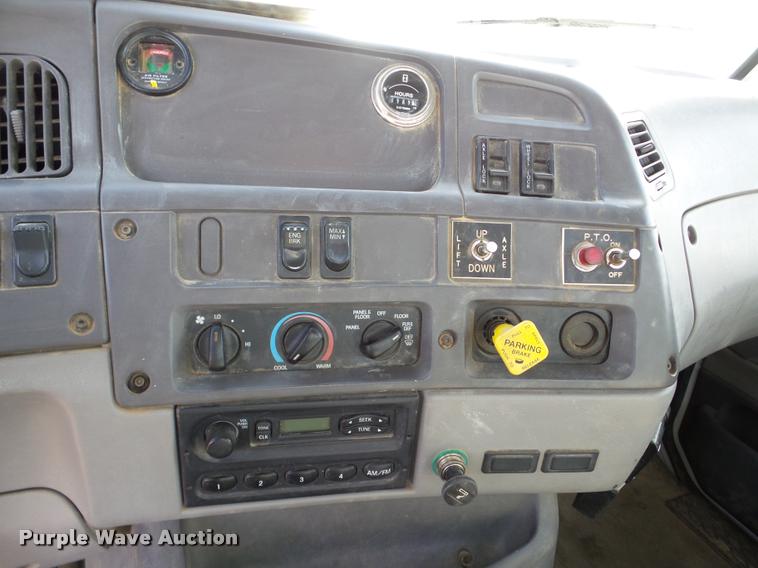 image for item DA7325 2000 Sterling L9513 crane truck