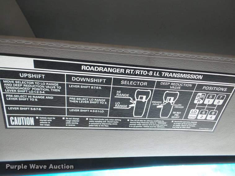 image for item DA7325 2000 Sterling L9513 crane truck